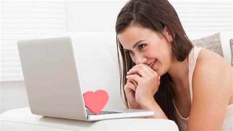 When was online dating invented